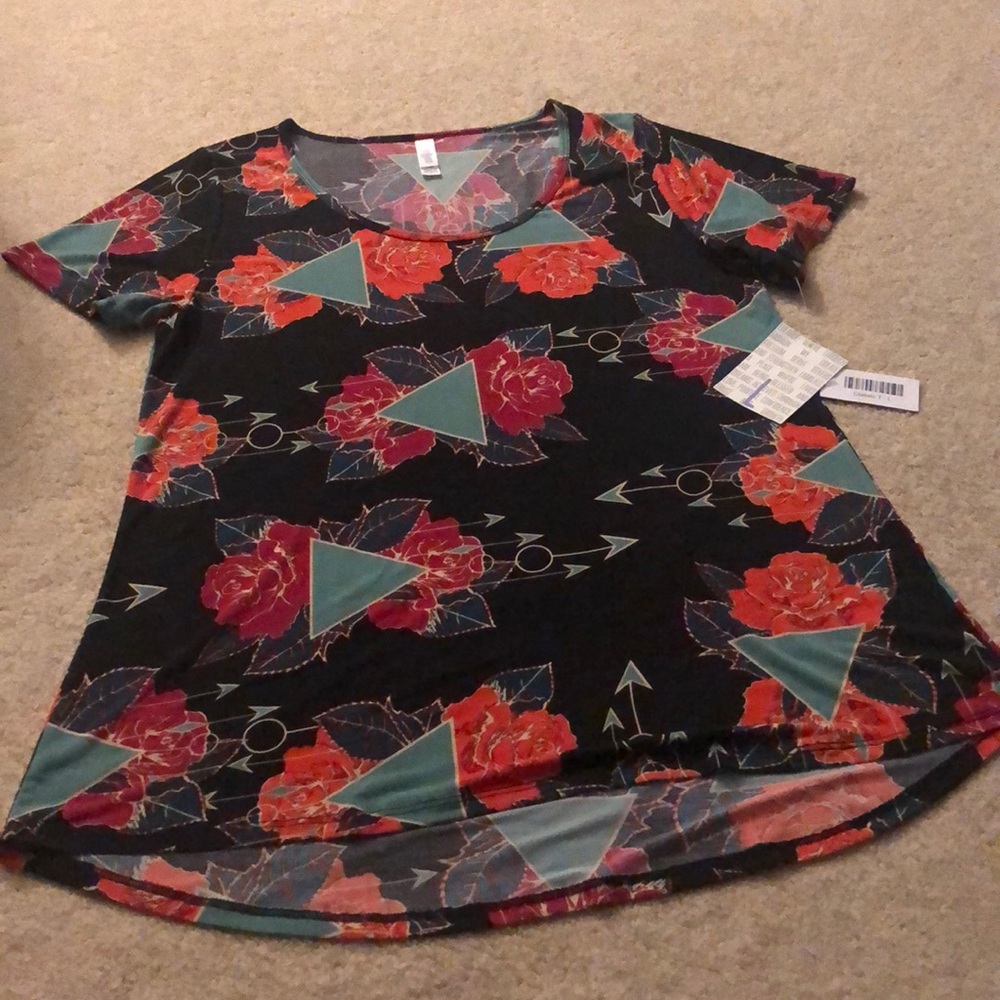 LuLaRoe Large Classic T NWT